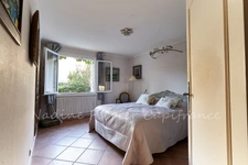 Exceptional view of Sainte-Victoire, large grounds and natural surroundings just minutes from Aix-en-Provence.