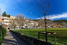 JOUQUES (13) – GRANDE MAISON DE VILLAGE RÉNOVÉE – 215 M² – 4 CHAMBRES – TERRASSE PANORAMIQUE