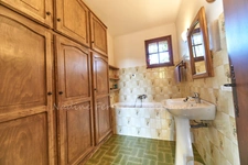 LASCOURS – FAMILY HOME WITH SWIMMING POOL, TERRACED GARDEN AND PANORAMIC VIEWS OF THE GARLABAN