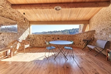 JOUQUES (13) – GRANDE MAISON DE VILLAGE RÉNOVÉE – 215 M² – 4 CHAMBRES – TERRASSE PANORAMIQUE