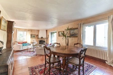 Exceptional view of Sainte-Victoire, large grounds and natural surroundings just minutes from Aix-en-Provence.