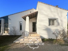 A Eyguières belle villa de plain pied de 150 m2, familiale et économe DPE AA, rénovée, 4 chambres + dépendance, terrain clos de 900m2 , piscine et garage.