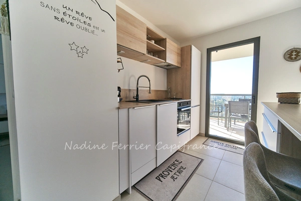 Appartement récent (3 ans) avec terrasse et parking – Aix-en-Provence, Hauts de Brunet
