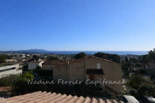 SOUS OFFRE - T3 TRIPLEX 95 m² HABITABLES – VUE MER 180° – CALME ABSOLU – JARDIN & TERRASSE – PARKING – BANDOL