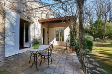 Exceptional view of Sainte-Victoire, large grounds and natural surroundings just minutes from Aix-en-Provence.