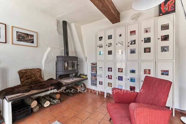 JOUQUES (13) – GRANDE MAISON DE VILLAGE RÉNOVÉE – 215 M² – 4 CHAMBRES – TERRASSE PANORAMIQUE