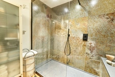 JOUQUES (13) – LARGE RENOVATED VILLAGE HOUSE – 215 M² – 4 BEDROOMS – PANORAMIC TERRACE