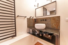 JOUQUES (13) – GRANDE MAISON DE VILLAGE RÉNOVÉE – 215 M² – 4 CHAMBRES – TERRASSE PANORAMIQUE