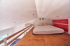 A Eyguières belle villa de plain pied de 150 m2, familiale et économe DPE AA, rénovée, 4 chambres + dépendance, terrain clos de 900m2 , piscine et garage.