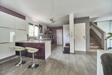 SOUS OFFRE ACCEPTEE - Maison récente aux normes RT2012 (DPE B) avec garage et une piscine 2026