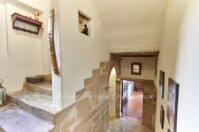 JOUQUES (13) – GRANDE MAISON DE VILLAGE RÉNOVÉE – 215 M² – 4 CHAMBRES – TERRASSE PANORAMIQUE