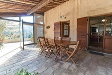 LASCOURS – FAMILY HOME WITH SWIMMING POOL, TERRACED GARDEN AND PANORAMIC VIEWS OF THE GARLABAN