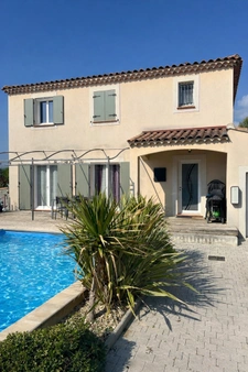 SOUS OFFRE ACCEPTEE - Maison récente aux normes RT2012 (DPE B) avec garage et une piscine 2026
