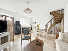 À VENDRE - HESDIN L'ABBÉ - CORPS DE FERME RÉNOVÉ - DOMAINE EQUESTRE - CAPACITÉ DE L'ENSEMBLE 468 M2 - HABITATION PRINCIPALE 8 PIÈCES - GARAGE - PISCINE 32 M2 - TERRAIN CLOS - DÉPENDANCES.