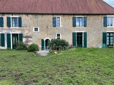 À VENDRE - HESDIN L'ABBÉ - CORPS DE FERME RÉNOVÉ - DOMAINE EQUESTRE - CAPACITÉ DE L'ENSEMBLE 468 M2 - HABITATION PRINCIPALE 8 PIÈCES - GARAGE - PISCINE 32 M2 - TERRAIN CLOS - DÉPENDANCES.