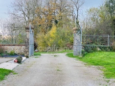 À VENDRE - HESDIN L'ABBÉ - CORPS DE FERME RÉNOVÉ - DOMAINE EQUESTRE - CAPACITÉ DE L'ENSEMBLE 468 M2 - HABITATION PRINCIPALE 8 PIÈCES - GARAGE - PISCINE 32 M2 - TERRAIN CLOS - DÉPENDANCES.