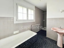 À VENDRE - CUCQ - MAISON INDIVIDUELLE SEMI PLAIN-PIED 142 M2 - 6  PIÈCES - SOUS SOL - JARDIN CLOS