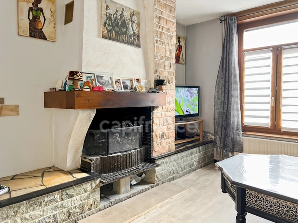 À VENDRE  BOULOGNE-SUR-MER - MAISON MITOYENNE 6 PIÈCES -  4 CHAMBRES - SOUS-SOL - CAVE