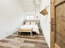 À VENDRE - HESDIN L'ABBÉ - CORPS DE FERME RÉNOVÉ - DOMAINE EQUESTRE - CAPACITÉ DE L'ENSEMBLE 468 M2 - HABITATION PRINCIPALE 8 PIÈCES - GARAGE - PISCINE 32 M2 - TERRAIN CLOS - DÉPENDANCES.