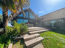 A VENDRE PROPRIÉTÉ - ISQUES (62)  - 10 PIÈCES - PISCINE COUVERTE CHAUFFÉE - TERRAIN 1272 M2  CLOS -