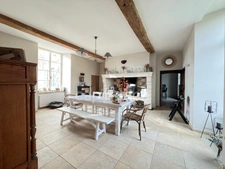 À VENDRE - HESDIN L'ABBÉ - CORPS DE FERME RÉNOVÉ - DOMAINE EQUESTRE - CAPACITÉ DE L'ENSEMBLE 468 M2 - HABITATION PRINCIPALE 8 PIÈCES - GARAGE - PISCINE 32 M2 - TERRAIN CLOS - DÉPENDANCES.