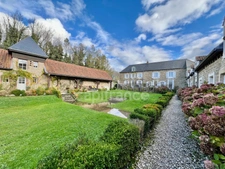 ST LÉONARD - Á VENDRE ENSEMBLE IMMOBILIER - APPART'HOTEL - 8 LOGEMENTS - HABITATION PRINCIPALE 280 M2 - 9 PIÈCES - 5 ha 50 - 13000 M2 CONSTRUCTIBLE - PISCINE INTÉRIEUR