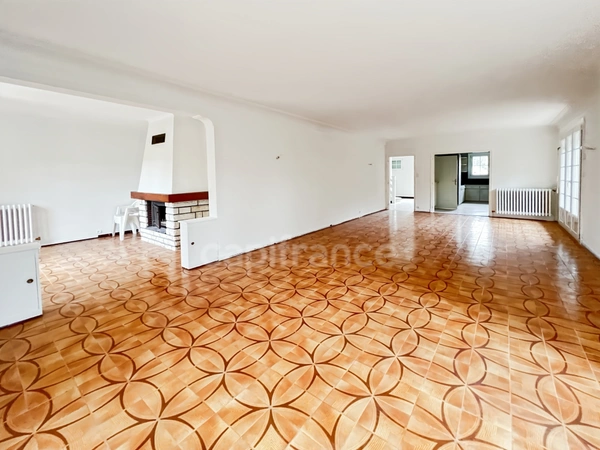 À VENDRE - CUCQ - MAISON INDIVIDUELLE SEMI PLAIN-PIED 142 M2 - 6  PIÈCES - SOUS SOL - JARDIN CLOS