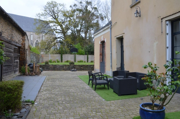 Maison 9 pièces et studio – Candé (49)