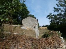Terrain à vendre  proche de POTIGNY (14) Terrain de 4730 m² avec une bâtisse