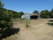 House for sale, 6 rooms, near PONT D'OUILLY (14), 120 m² of living space on 1.5 hectares of land with outbuildings.