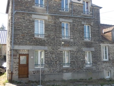 Maison à vendre 6 pièces proche de PONT D'OUILLY (14) de 120 m² habitables sur 1,5 Ha de terrain et dépendances
