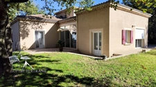 Maison d'architecte  – Terrain boisé de 5 741 m² sans vis-à-vis  à CHATEAUNEUF DU RHONE