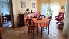 Maison d'architecte  – Terrain boisé de 5 741 m² sans vis-à-vis  à CHATEAUNEUF DU RHONE