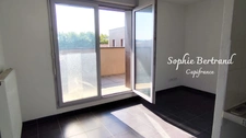 Studio lumineux avec grande terrasse et vue sur le Château des Adhémar