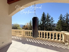 Villa property of 205m² on 1100m² of land, 5 bedrooms