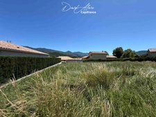 Terrain constructible à vendre de 655,00 m² TALLARD (05)