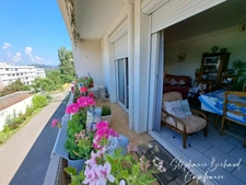 Dpt Rhône (69), viager à vendre GRIGNY appartement T3   balcons cave et garage 