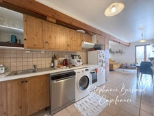 À VENDRE – Appartement T3 entièrement rénové avec jardin privatif – La Rochette (05)