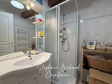 À VENDRE – Appartement T3 entièrement rénové avec jardin privatif – La Rochette (05)
