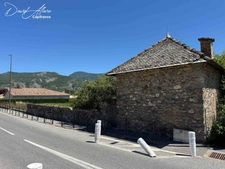 Terrain constructible à vendre de 655,00 m² TALLARD (05)