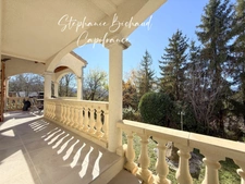 Villa property of 205m² on 1100m² of land, 5 bedrooms