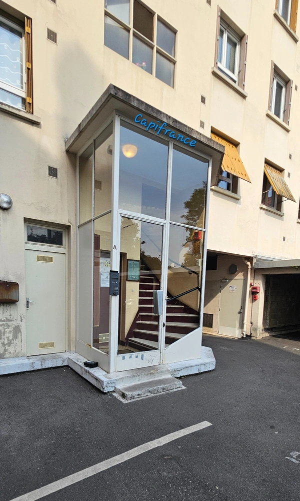 Appartement avec place de parking attitrée à AULNAY SOUS BOIS (93)