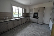Dpt Vendée (85), à louer à l'année  BEAUVOIR SUR MER maison 3 chambres et 1 bureau sur 2 niveaux - Terrain de 981 m² 