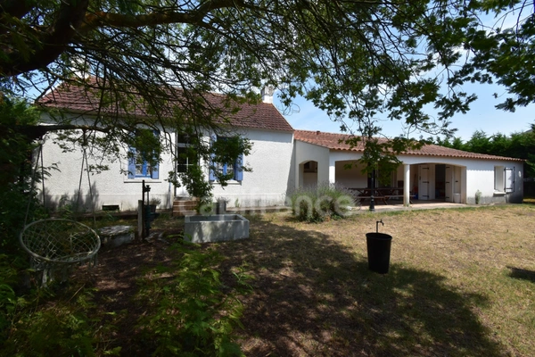LA BARRE DE MONTS / FROMENTINE (85) proche île de NOIMOUTIER , VENDEE ,  Maison à vendre 10 pièces 141 m² 5 chambres, 4 WC , 4 salles d'eau , puits,  850m² 291500€