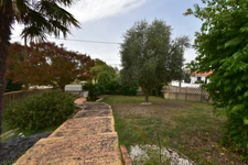 Dpt Vendée (85), à louer à l'année  BEAUVOIR SUR MER maison 3 chambres et 1 bureau sur 2 niveaux - Terrain de 981 m² 