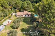 GÉMENOS – PROPRIÉTÉ DE PLAIN-PIED AVEC PISCINE SUR 4 000 M² DE TERRAIN