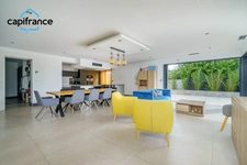 VILLA D'ARCHITECHTE - CHATEAU GOMBERT