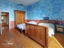For sale - Character property with great potential - 14 rooms - Saint-Hélène-du-Lac (73800)