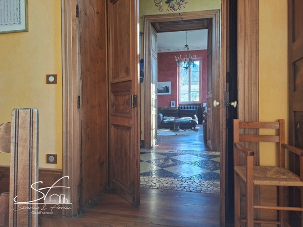 A vendre - Demeure de caractère au fort potentiel - 14 pièces - Saint-Hélène-du-Lac (73800)