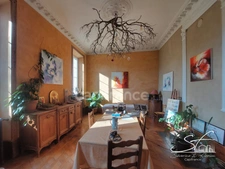 For sale - Character property with great potential - 14 rooms - Saint-Hélène-du-Lac (73800)